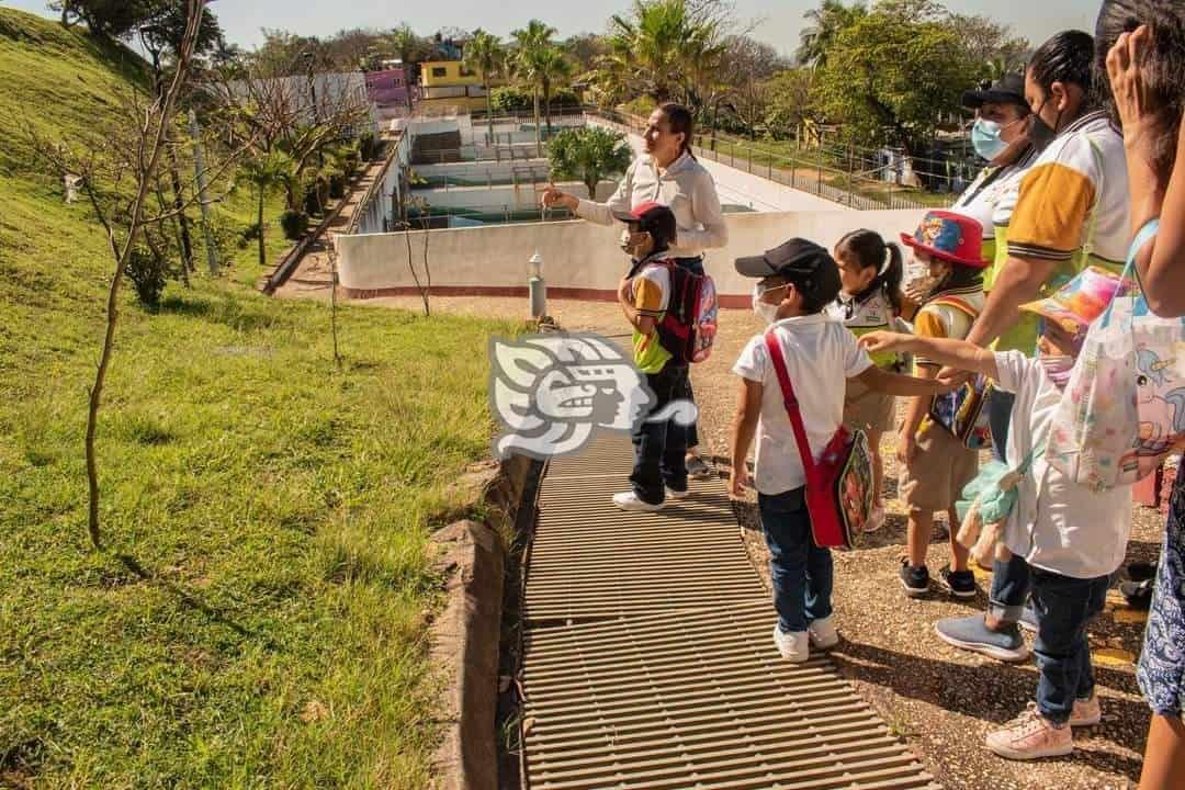 Recorren con dialecto nahua y zapoteca el parque Bicentenario de villa Allende