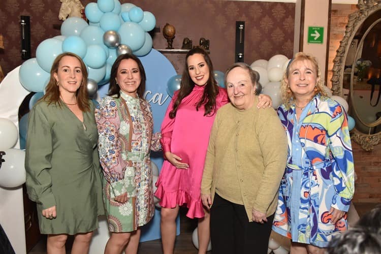 Paulina Pérez Calzada protagoniza ameno baby shower