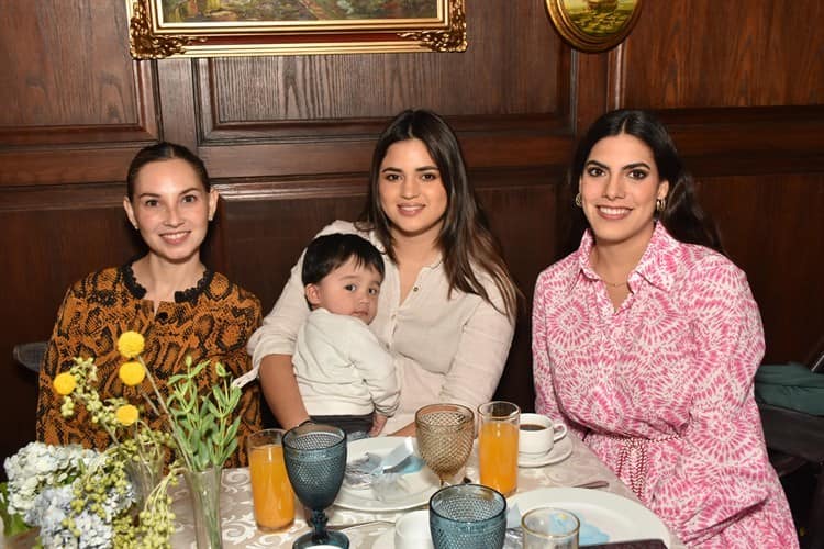 Paulina Pérez Calzada protagoniza ameno baby shower