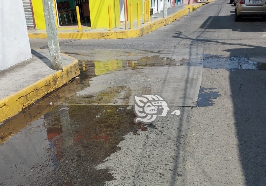 Pese a desabasto, acusan desperdicio de agua en la zona norte de Veracruz
