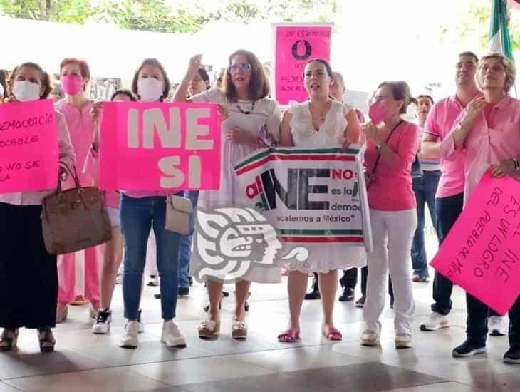 Gran éxito en el país la marcha a favor del INE