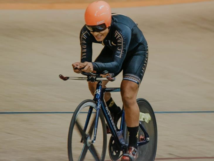 Ciclista minatitleco gana boletp para el Macroregional