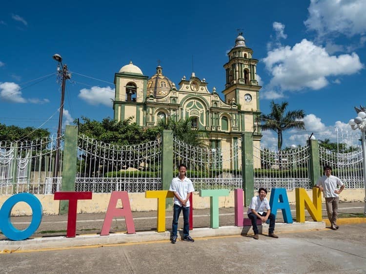 Los Laguitos promueven el son jarocho en Japón