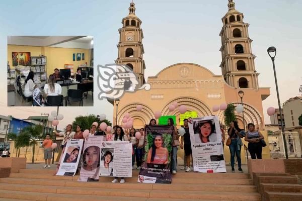 Marchan y protestan en FGE Acayucan para exigir agilicen búsqueda de Roxana(+Video)