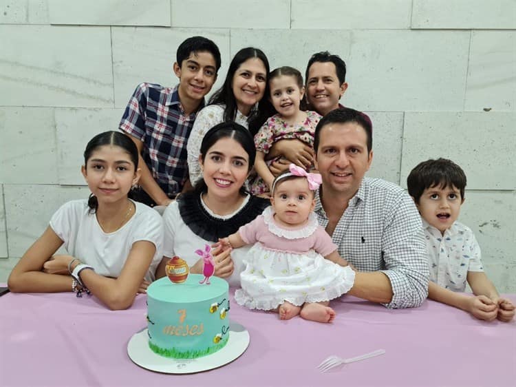 Elisa Muñoz de Cote Préstamo cumple 7 meses de vida