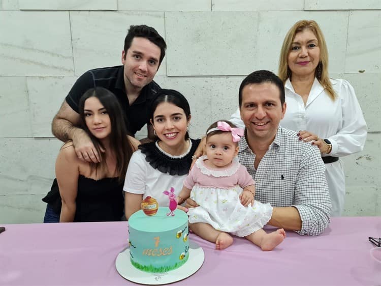 Elisa Muñoz de Cote Préstamo cumple 7 meses de vida