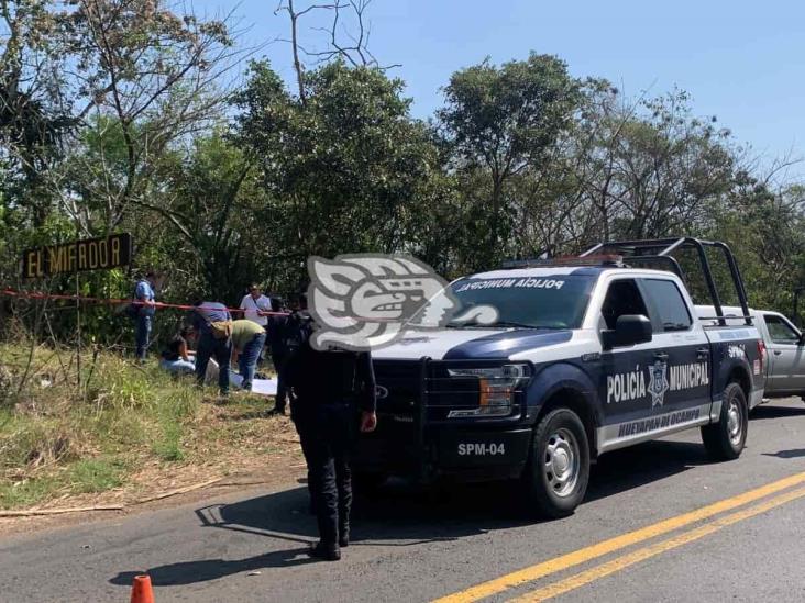 Abandonan un ejecutado con ‘narcomensaje’ entre Hueyapan y Acayucan (+Vídeo)