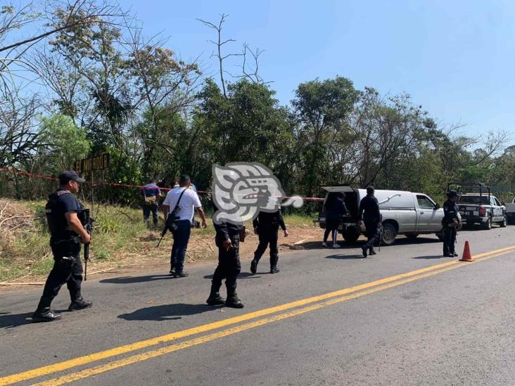 Abandonan un ejecutado con ‘narcomensaje’ entre Hueyapan y Acayucan (+Vídeo)