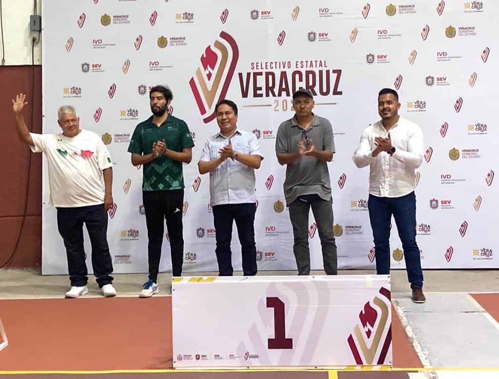 Tiene Veracruz listo selecciones de voleibol de sala y futbol femenil