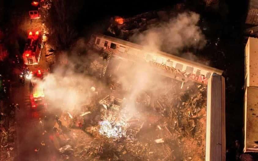 Choque de trenes deja 36 muertos y 85 heridos en Gracia