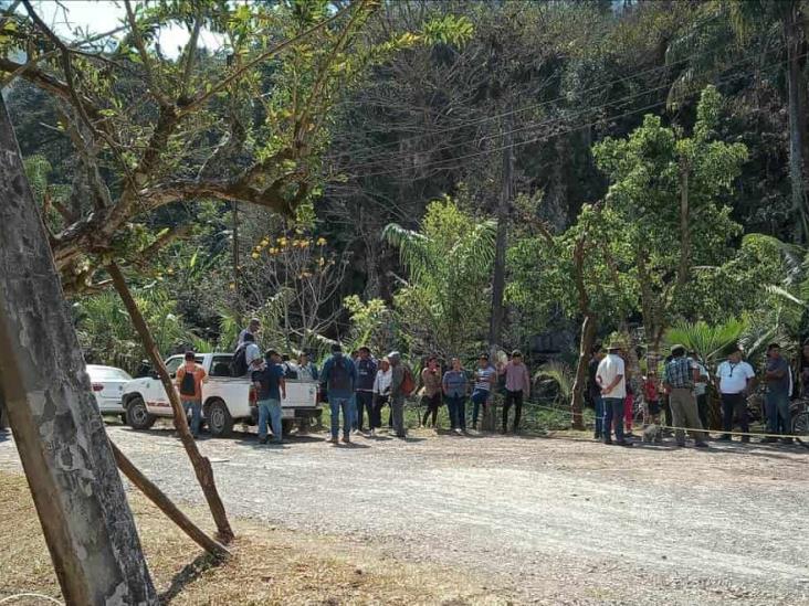 Pobladores de la localidad de Cuesta del Mexicano bloquearon el camino a las grutas