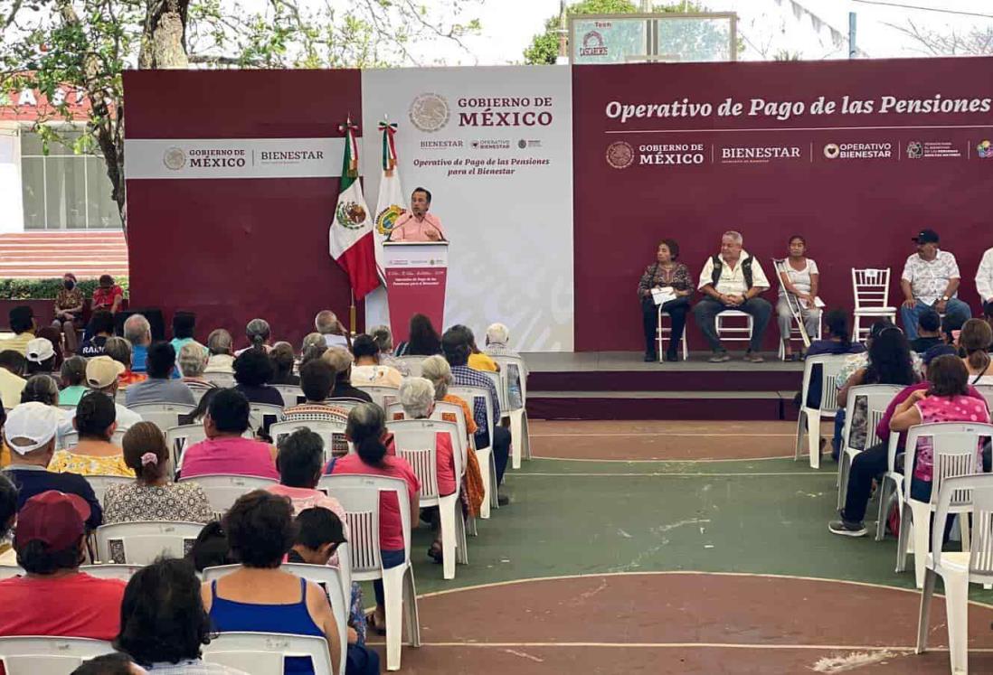 Más de 200 adultos mayores recibieron su pensiones del Bienestar en el sur de Veracruz