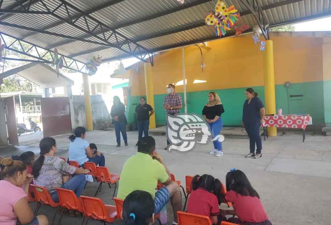 Capacitan a maestros y padres de familia en primeros auxilios para evitar incidentes en nivel preescolar