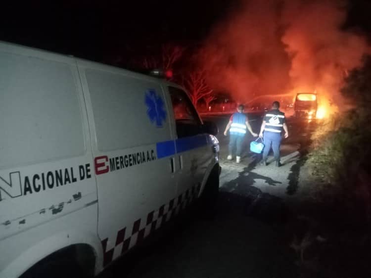 ¡Arde autobús en la carretera Xalapa-Cardel! peligran 45 pasajeros (+Video)