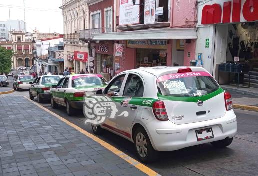 Se arrojó de un taxi en movimiento en Xalapa; este es el motivo