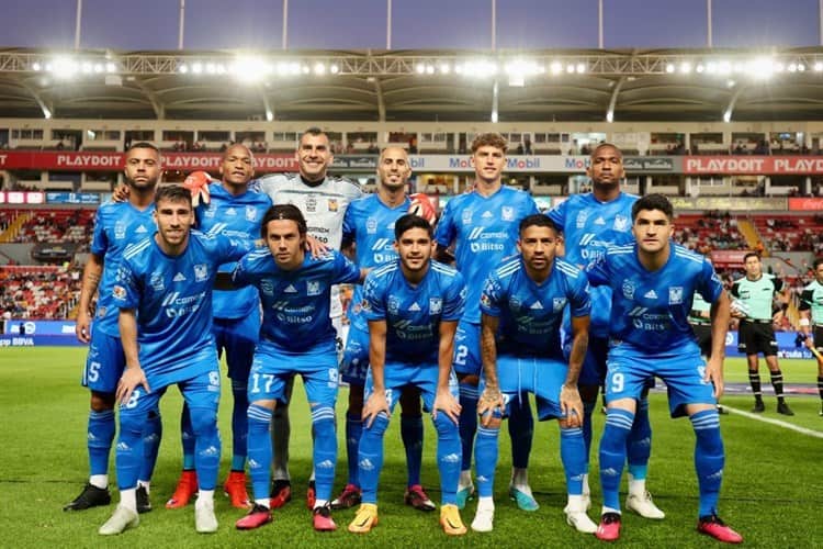 Rugen Tigres en la casa de los Rayos del Necaxa