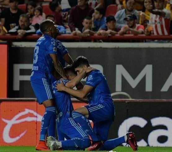 Rugen Tigres en la casa de los Rayos del Necaxa