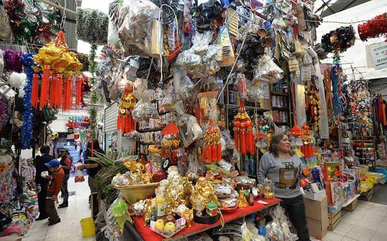 Velas, amuletos y lociones lo más comprado por veracruzanos en este primer viernes de marzo