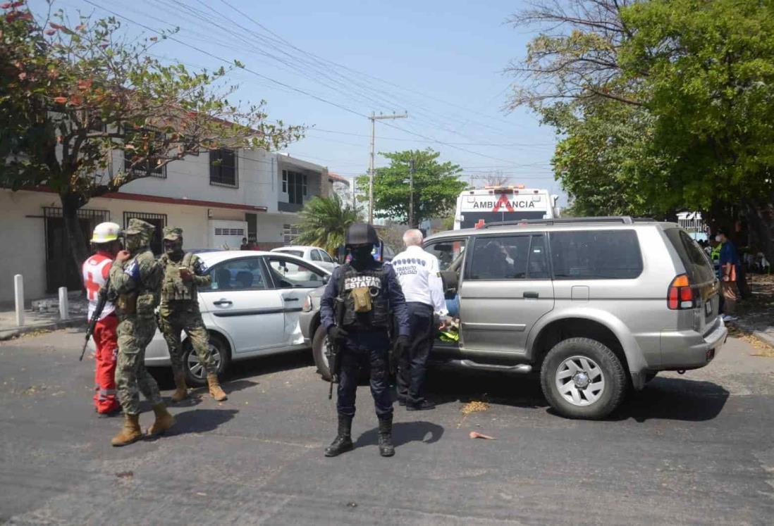 Conductoras protagonizan choque en cruce de la colonia Formando Hogar