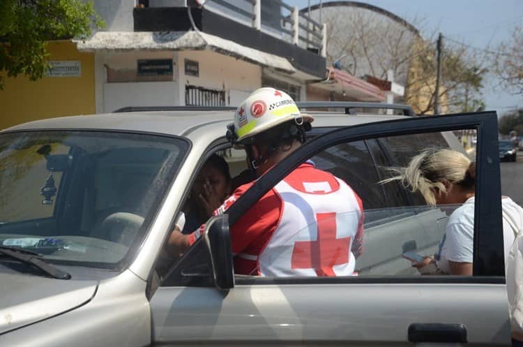 Conductoras protagonizan choque en cruce de la colonia Formando Hogar