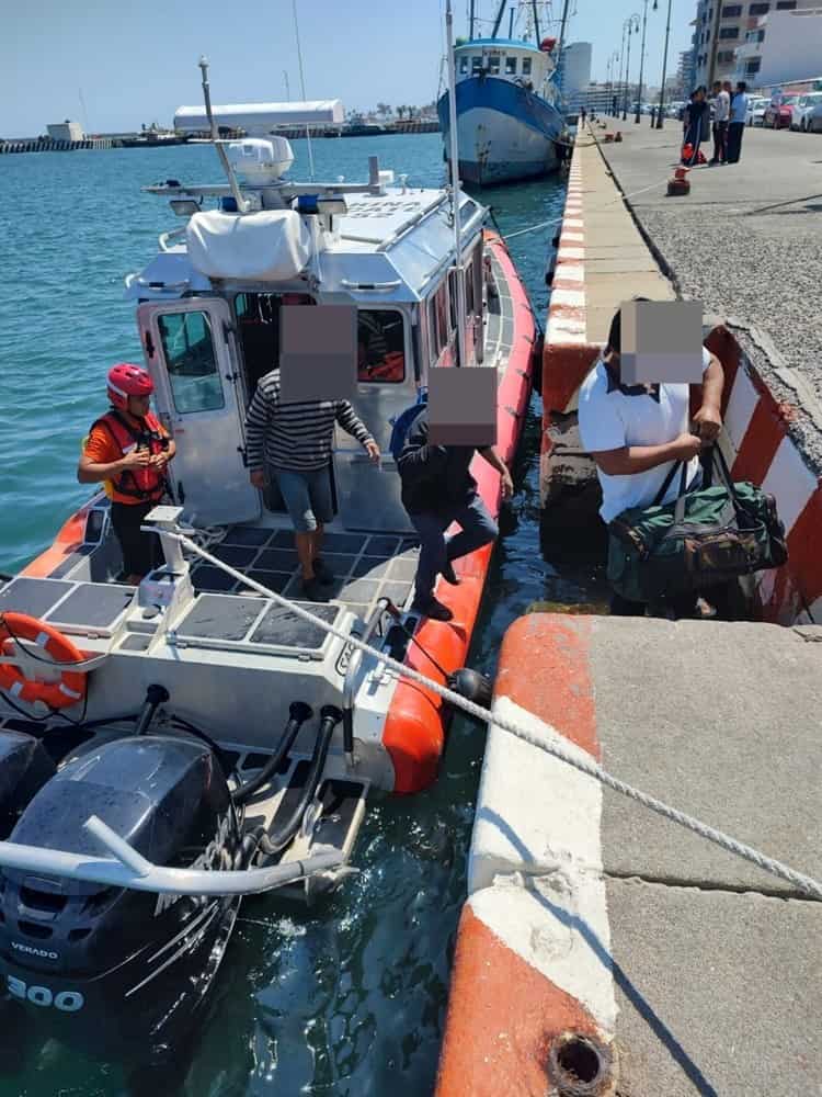 Buque extranjero rescata a pescadores de Yucatán y los traslada a Veracruz