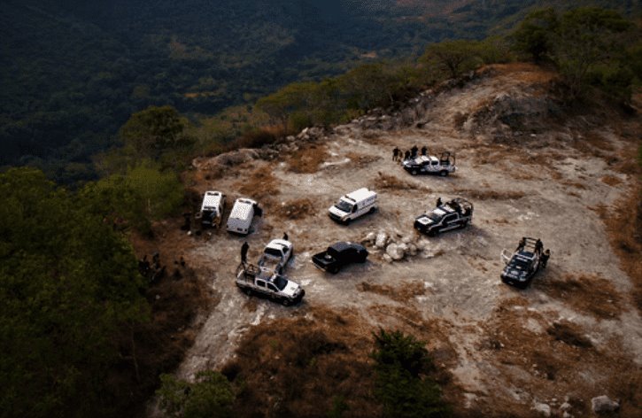 Colectivos siguen buscando a sus desaparecidos en barrancas de Xalapa