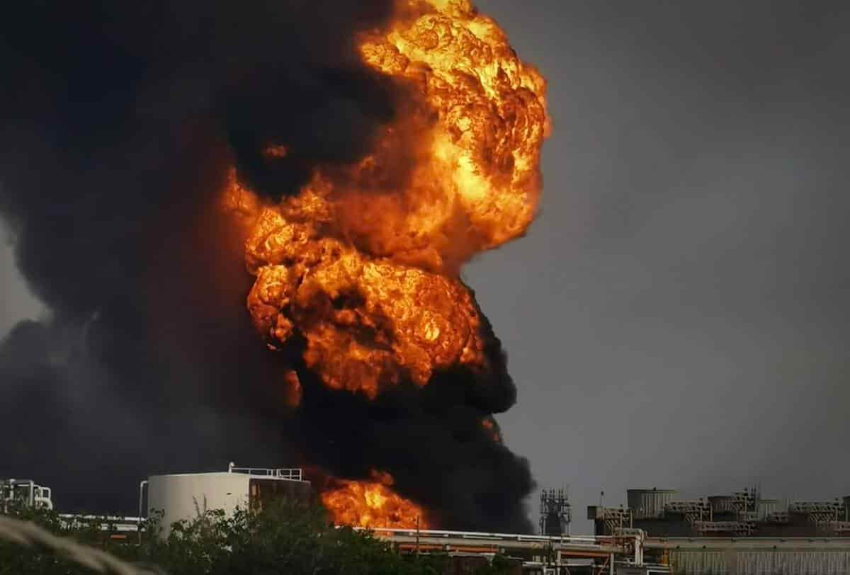 Pemex confirma localización de 5 cuerpos de obreros tras explosión en Ixhuatlán del Sureste
