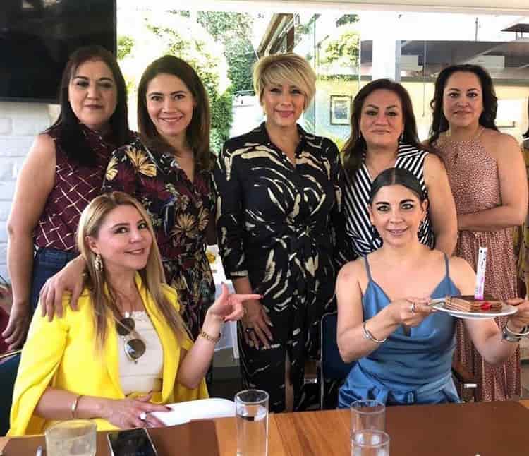 Karina Ahumada celebra rodeada de amor y cariño