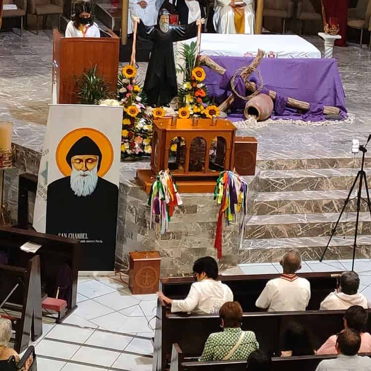 Arriban reliquias de San Chárbel a la Parroquia Nuestra Señora de la Merced en Veracruz(+Video)