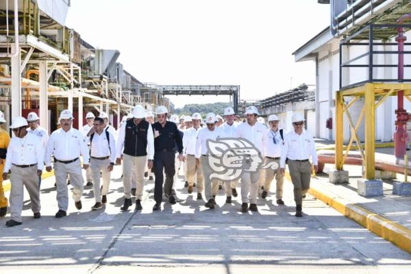 Sigue Pemex sin informar sobre pérdidas tras siniestros en Minatitlán y Tuzandépetl
