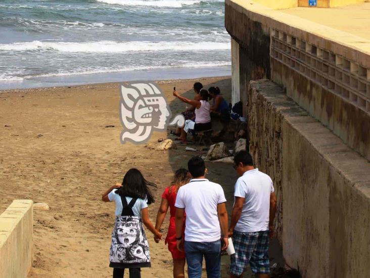 Con agradable clima, disfrutan Día de la Familia en playas de Coatzacoalcos