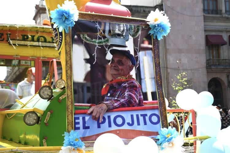 Rinden homenaje póstumo a Carlos, creador de“El piojito” en Xalapa