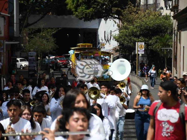 Rinden homenaje póstumo a Carlos, creador de“El piojito” en Xalapa