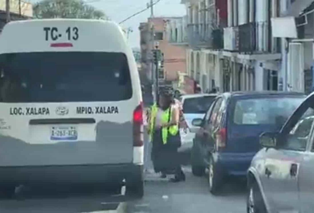 Exigen regular lugares de estacionamiento en Xalapa