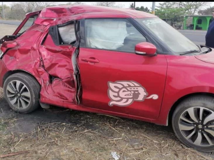 Pareja se accidenta con vehículo en Copalillo, Cuitláhuac