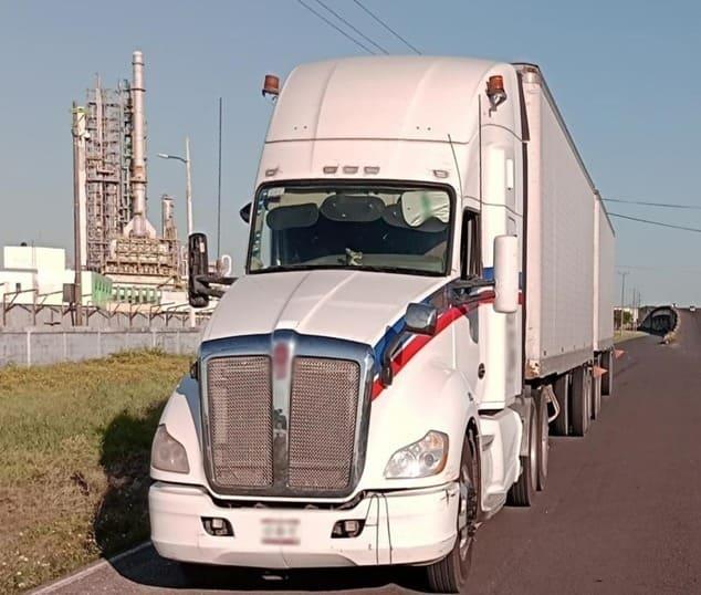 ¡Se querían ir limpios! GN detuvo a dos asaltantes de camiones de carga en Coatzacoalcos