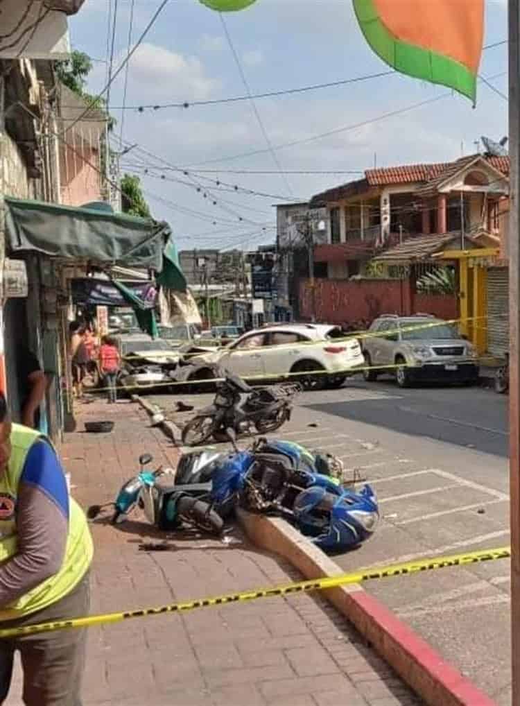 Motocicleta lo impacta y le amputa el dedo meñique a volovanero de Cosamaloapan