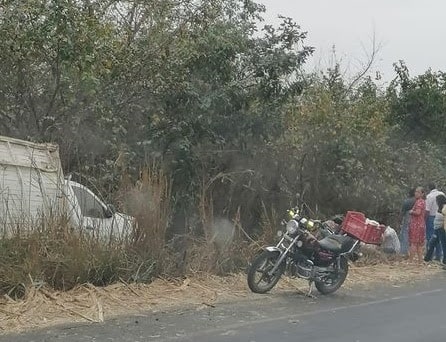 Vuelca camioneta en Tierra Blanca; el conductor quedó herido