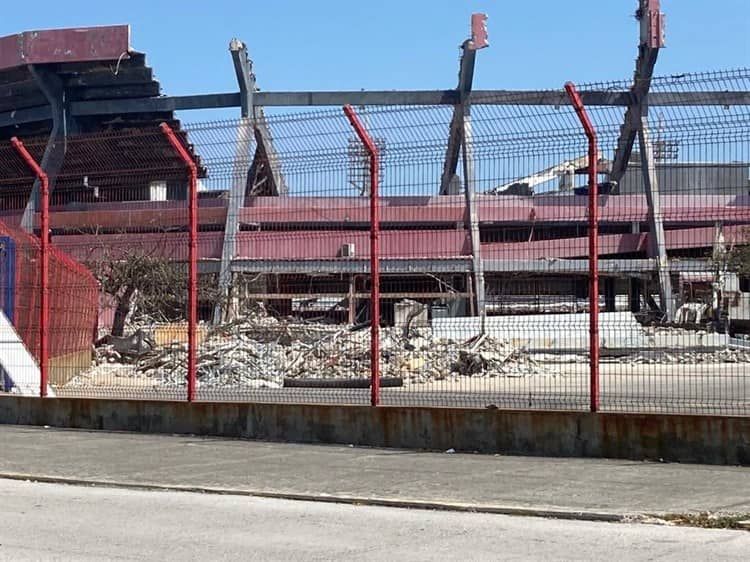 Escuelas y canchas de Veracruz tendrán un pedacito del estadio “Pirata” Fuente