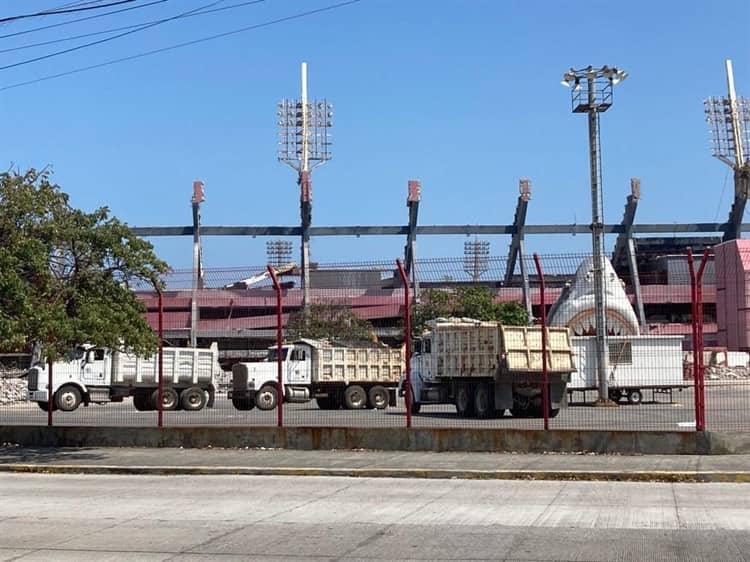 Escuelas y canchas de Veracruz tendrán un pedacito del estadio “Pirata” Fuente