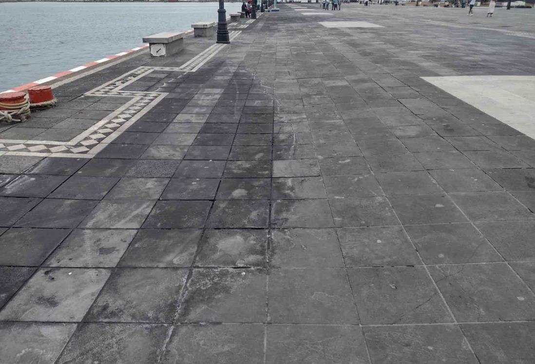 Advierten por hundimientos en el malecón de Veracruz