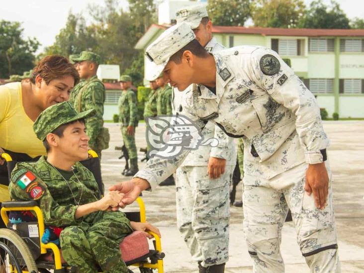 Hacen “soldados por un día” a niños con discapacidad en Poza Rica