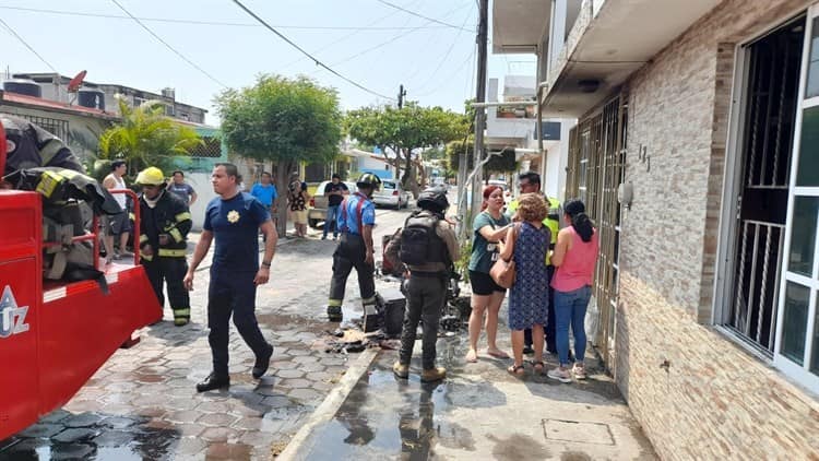 Familia pierde parte de sus pertenencias tras incendiarse su casa en Veracruz