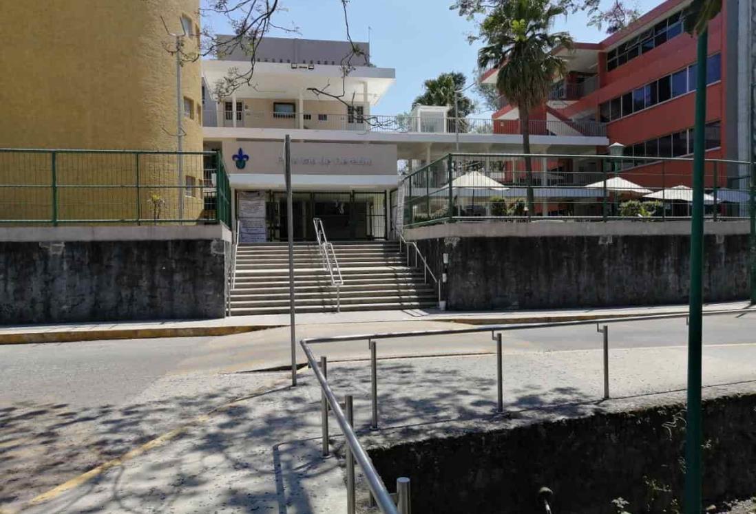 UV pide no dejarse engañar por quienes les aseguran lugar de ingreso