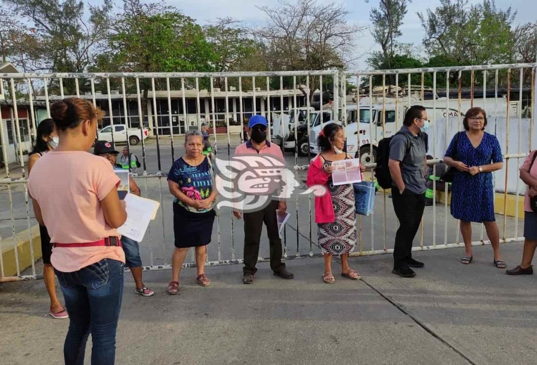 Toman oficinas de CMAS en el sur de Veracruz; llevan 5 años sin agua