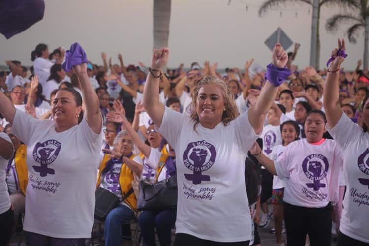 Conmemoran el Día de la Mujer en Alvarado