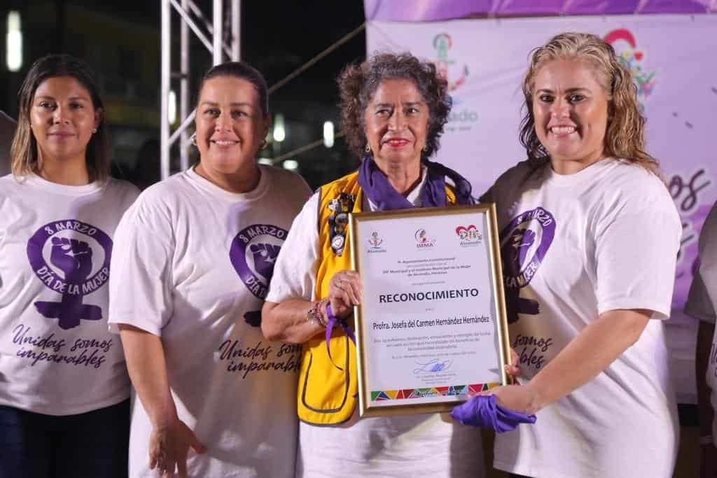 Conmemoran el Día de la Mujer en Alvarado