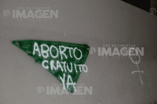 En el 8M, colectivas intervienen espacios públicos en Veracruz y Boca del Río