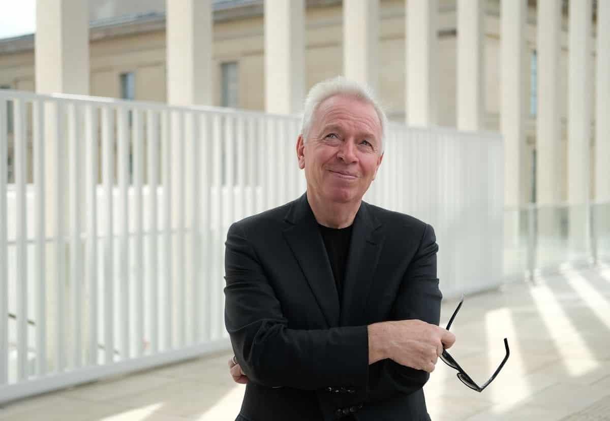 Otorgan al arquitecto David Chipperfield el premio Pritzker 2023