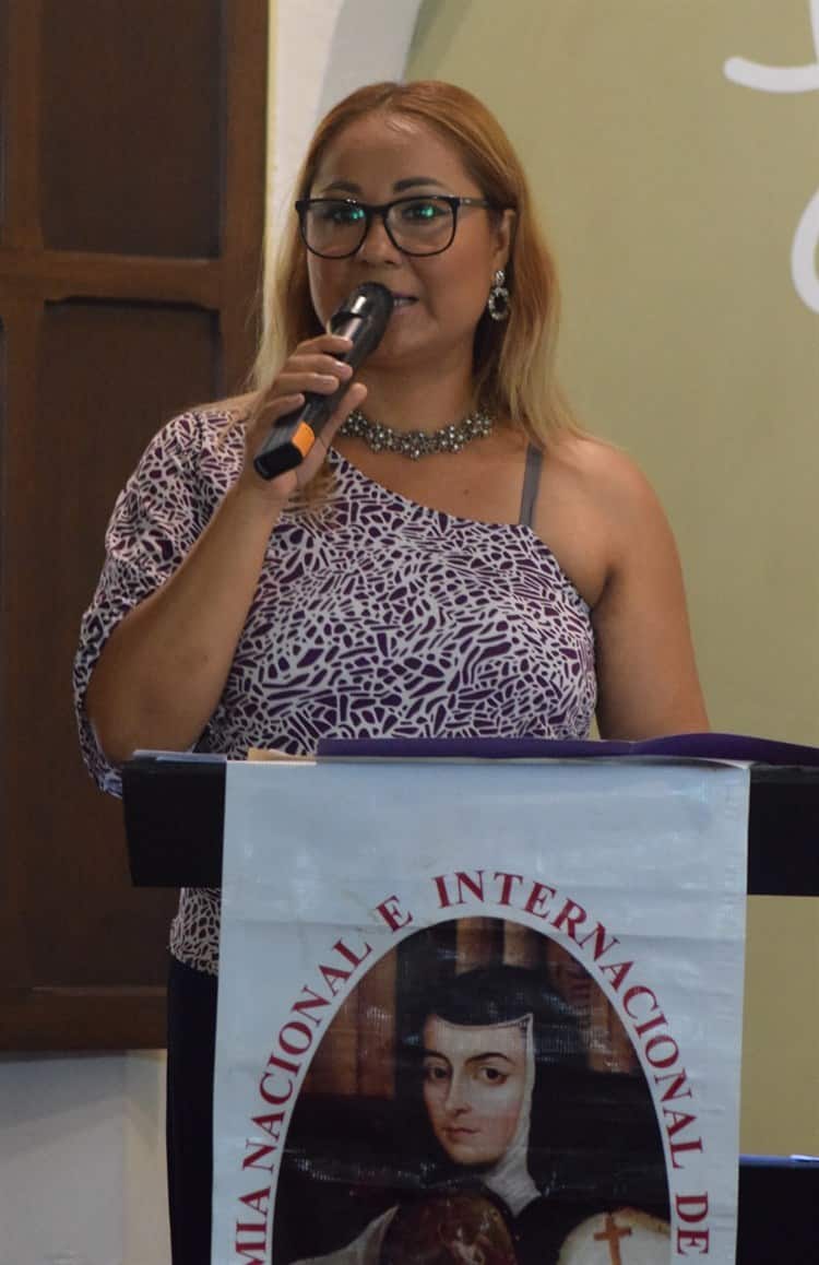 Autoras locales encabezan Mujer con color de poesía II en Casa Museo Salvador Díaz Mirón